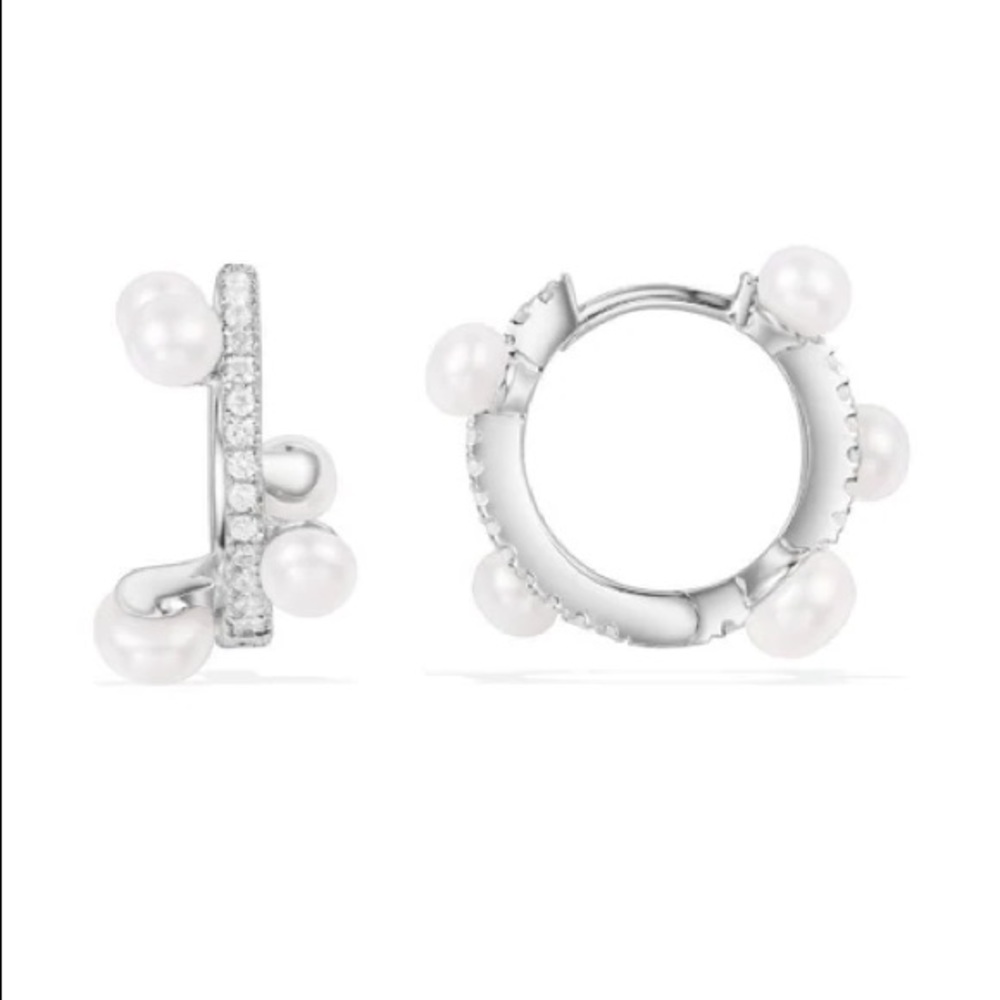 APM small hoop with pearl earring